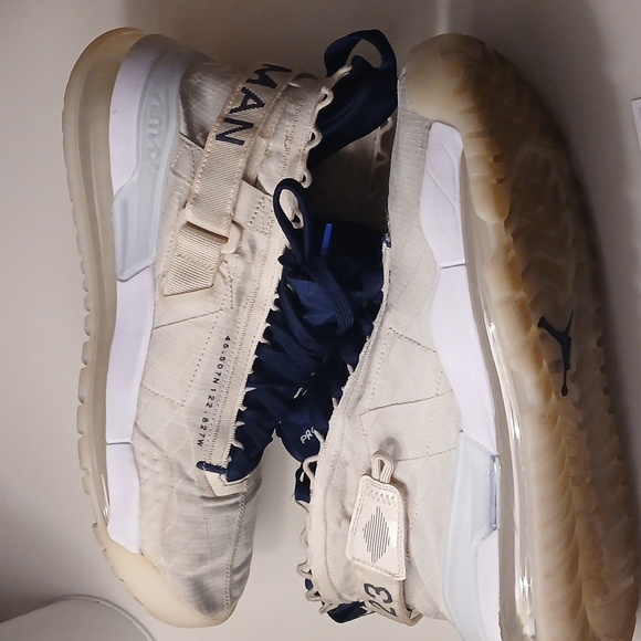 Air max 720/ Jumpman's , size 11 - Picture 5 of 7